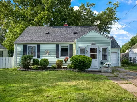8508 Lindbergh Ave, Niagara Falls, NY 14304