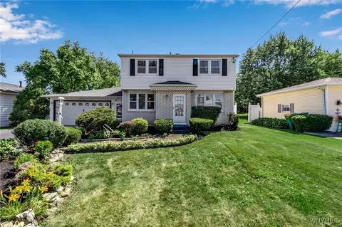 4297 Robin Ln, Hamburg, NY 14075