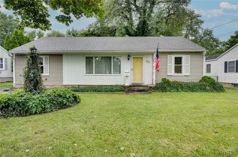 255 N 5th St, Lewiston, NY 14092
