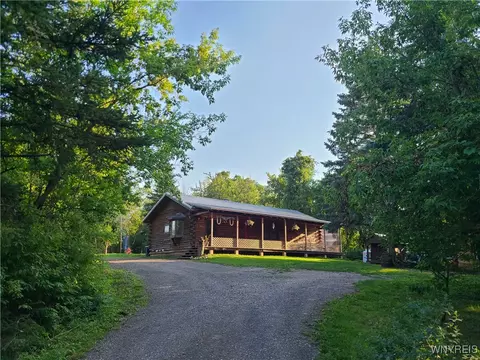 3926 Lower Mountain Rd, Cambria, NY 14094