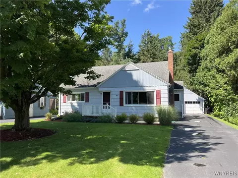 984 Lawrence Ave, Aurora, NY 14052
