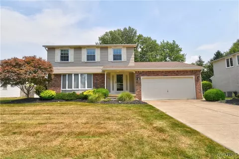 639 Cindy Ln, West Seneca, NY 14224