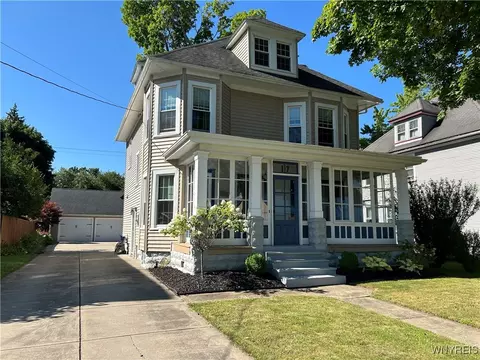 17 Dudley Ave, Hamburg, NY 14075