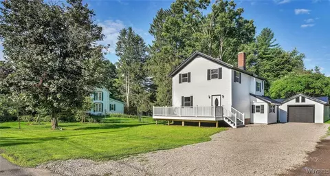 81 Chestnut St, Springville, NY 14141