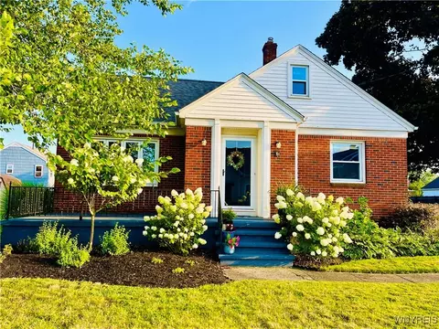 51 Stearns Ave, Lackawanna, NY 14218