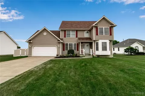 23 Park Ln, Grand Island, NY 14072