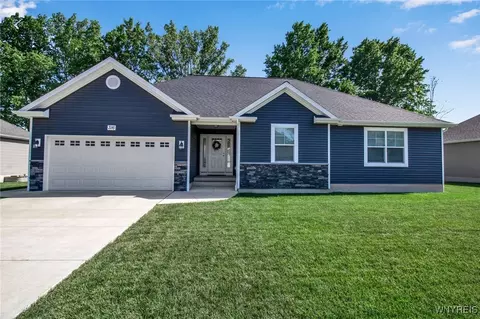 316 Havenwood Ln, Grand Island, NY 14072