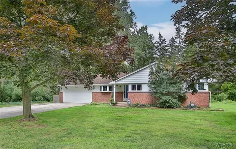 4411 Overlook Dr, Buffalo, NY 14221