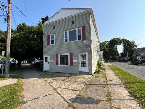 1021 Oliver St, North Tonawanda, NY 14120