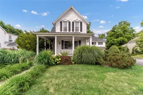 5564 Broadway St, Lancaster, NY 14086
