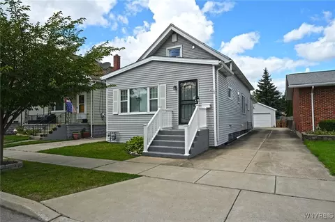 98 Clover Pl, Cheektowaga, NY 14225
