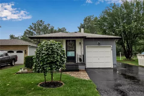 218 Carriage Park, West Seneca, NY 14224