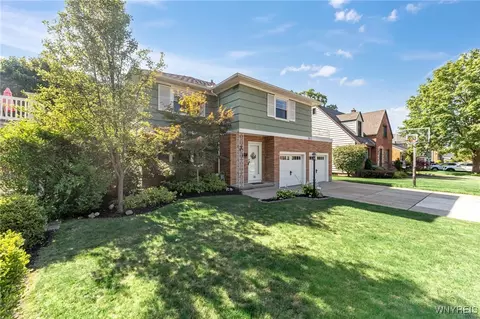 53 Kingsgate Rd, Amherst, NY 14226