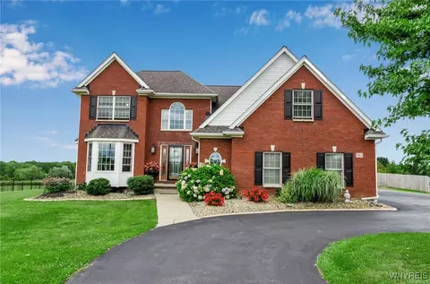 961 Transit Rd, Orchard Park, NY 14127