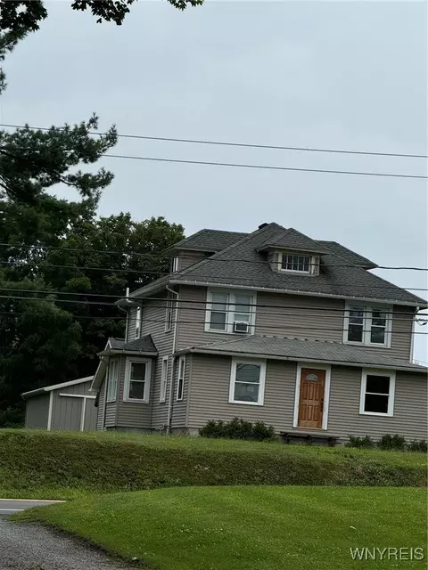2808 Two Rod Rd, East Aurora, NY 14052