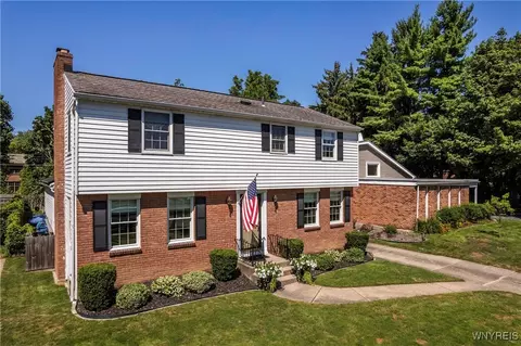 33 Berryman Dr, Amherst, NY 14226