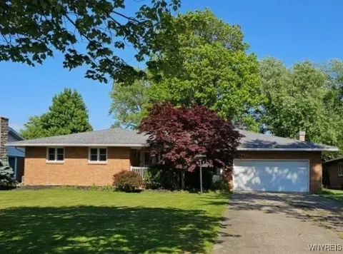 111 Tristan Ln, Amherst, NY 14221