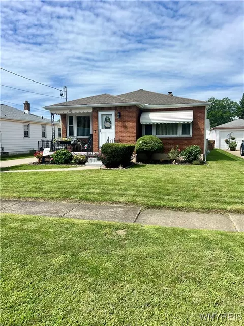 126 Glidden St, Cheektowaga, NY 14206