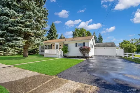 5 Maldiner Ave, Tonawanda, NY 14150