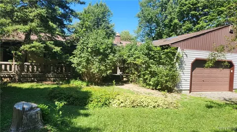 869 Balmer Rd, Porter, NY 14174