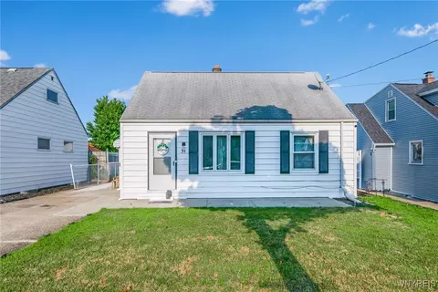 51 Cambria St, Buffalo, NY 14206