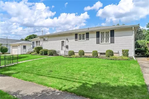 79 Madison St, Lancaster, NY 14086