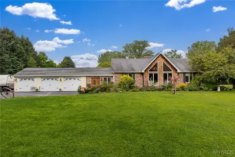 3340 Daniels Rd, Ransomville, NY 14131