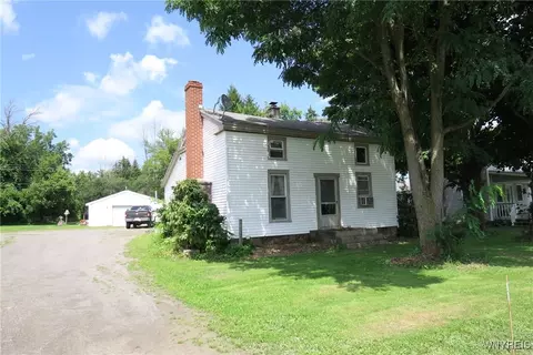 13375 Eagle Harbor Knowlesville Rd, Gaines, NY 14411