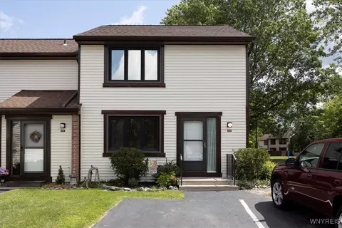 508 Charlesgate Cir, East Amherst, NY 14051