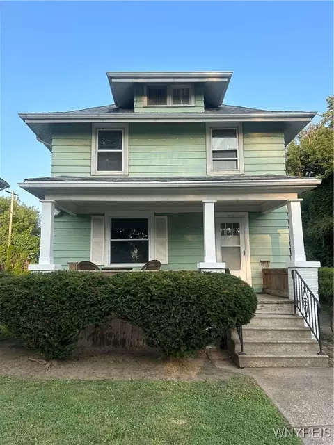 135 68th St, Niagara Falls, NY 14304