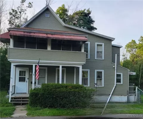 66 York St, Evans, NY 14006