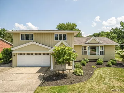 279 Fairways Blvd, Amherst, NY 14221