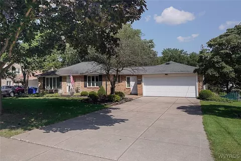 810 Main St, West Seneca, NY 14224