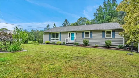 600 Quaker Rd, Aurora, NY 14052