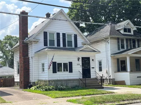 2213 Ontario Ave, Niagara Falls, NY 14305
