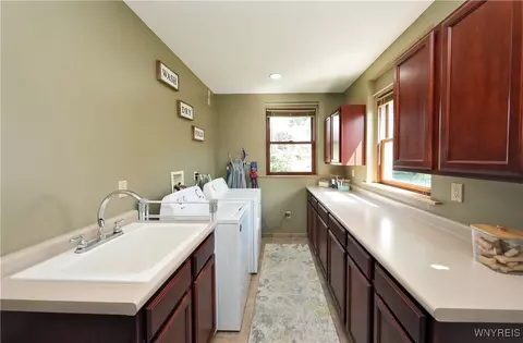 76 E Maplemere Rd, Amherst, NY 14221 photo 24