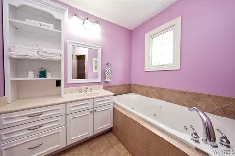 76 E Maplemere Rd, Amherst, NY 14221 photo 9