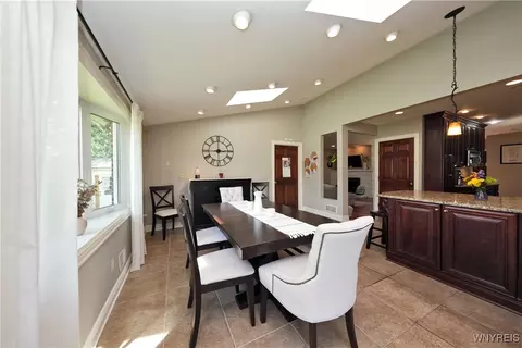 76 E Maplemere Rd, Amherst, NY 14221 photo 18