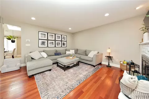 76 E Maplemere Rd, Amherst, NY 14221 photo 3