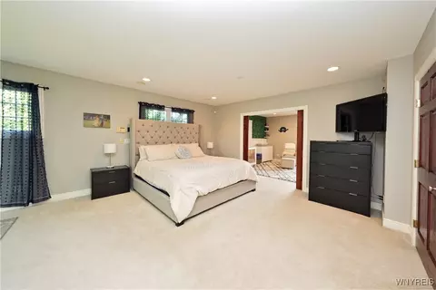 76 E Maplemere Rd, Amherst, NY 14221 photo 10