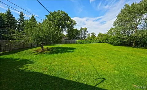 76 E Maplemere Rd, Amherst, NY 14221 photo 35