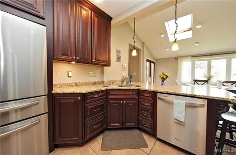 76 E Maplemere Rd, Amherst, NY 14221 photo 20