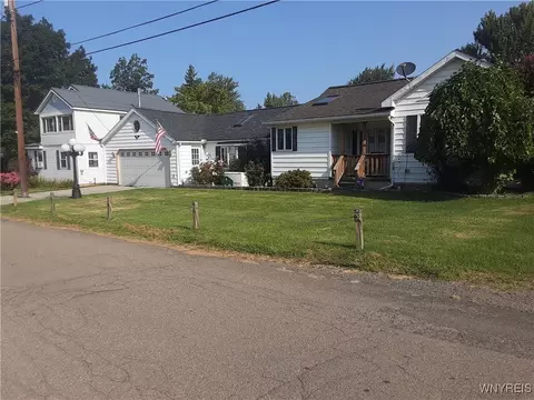 1180 Moran Rd, Hanover, NY 14136