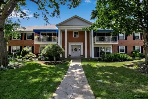 13 Hickory Hill Apt E Rd, Amherst, NY 14221