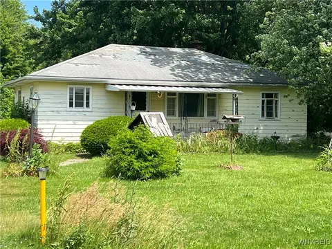 2259 Schoolhouse Rd, Ransomville, NY 14131