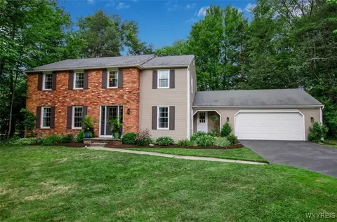 63 Tanglewood Dr W, Orchard Park, NY 14127