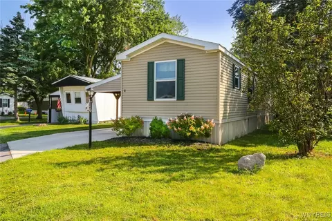 8 Budd Ave, Clarence, NY 14031 photo 2