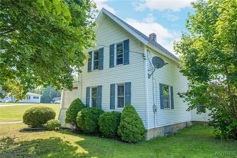 8550 E Main Rd, Le Roy, NY 14482