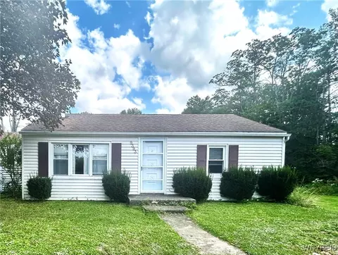 9393 Versailles Rd, Evans, NY 14006