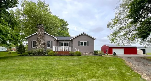 4295 Chestnut Rd, Wilson, NY 14172